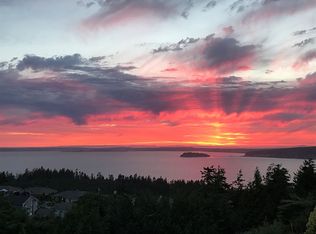 1039 Kingswood Dr, Camano Island, WA 98282