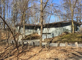 2102 Sumac Ln, Appleton, WI 54915