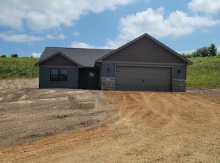 685 County Rd N, Hudson, WI 54016