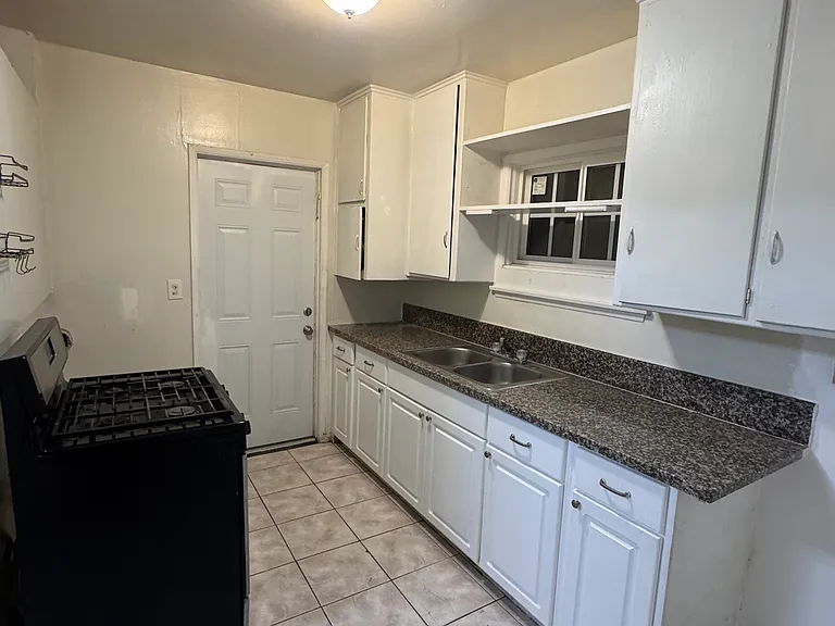 5347 N Olive Ave — Photo 12