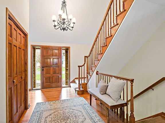 5th image of 1316 Summit Oaks Dr