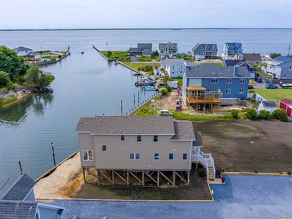 3rd image of 10 Sea Breeze Pl