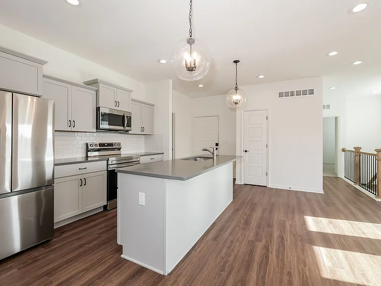 15845 Foster St — Photo 20