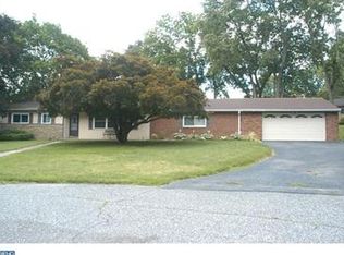 105 Taylor Dr, Wallingford, PA 19086