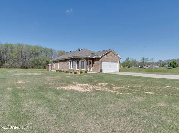2319 Deer Creek Rd, Byhalia, MS 38611