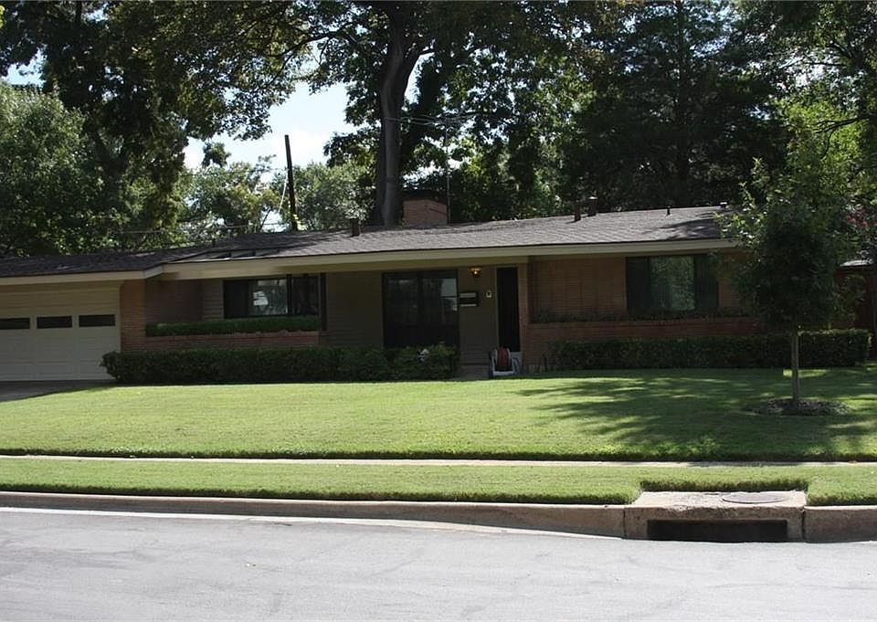 1st image of 10504 Lake Gardens Dr