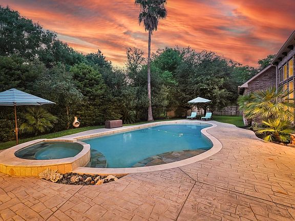 4th image of 1307 Majestic Pines Ct