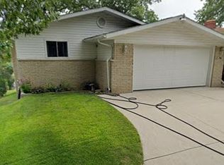 4002 Lamont Dr, Waterford, MI