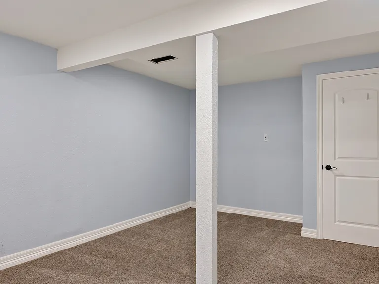 4540 Witches Hollow Ln — Photo 13