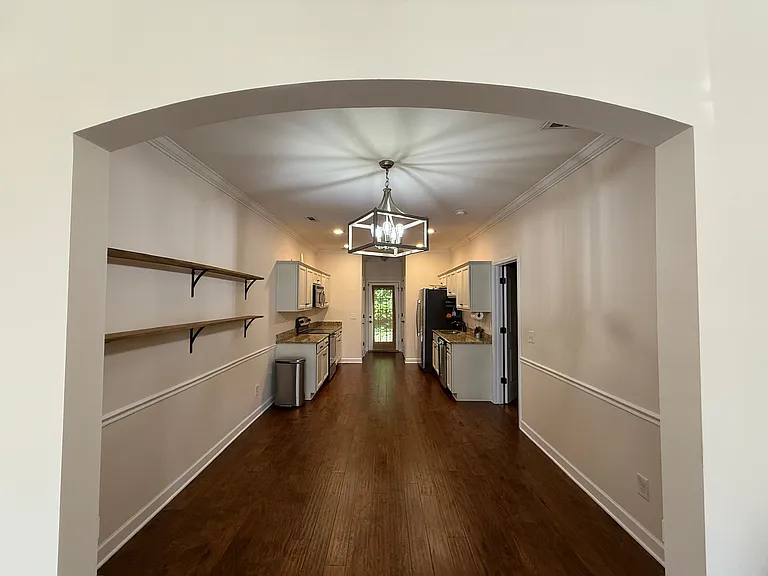 123 Velena St — Photo 4