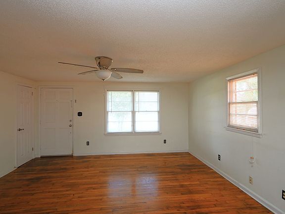 2nd image of 5023 Cedar St