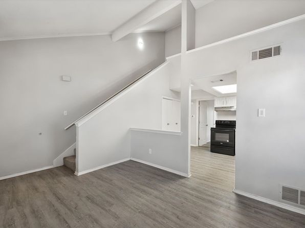311 Kings Way Dr APT C