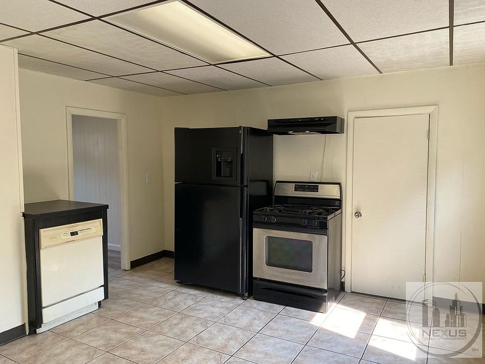 1st image of 59 E Main St #59