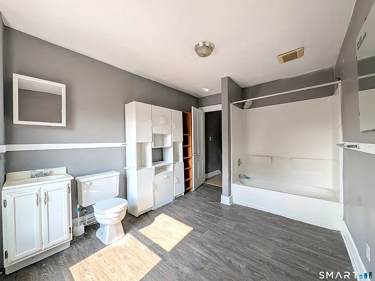 104 Elm St — Photo 16