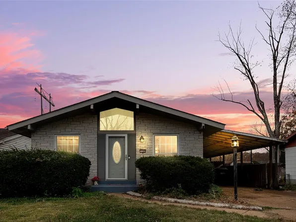 3340 Causeway Dr, Arnold, MO 63010