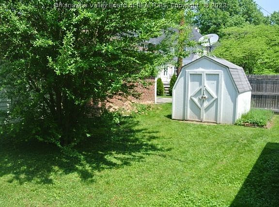 4th image of 4008 Noyes Ave