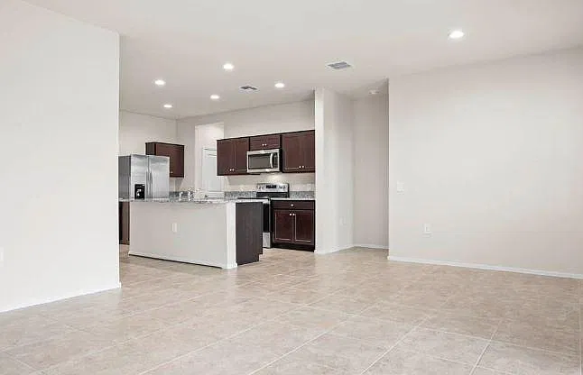 3712 S 244th Dr — Photo 4