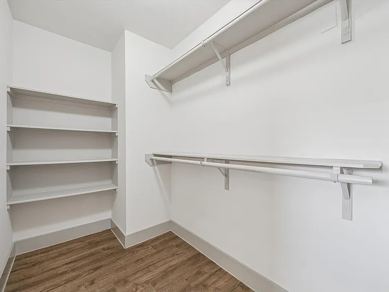4300 Rosslyn — Photo 44