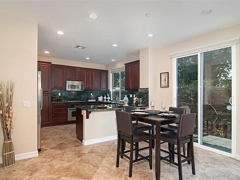 10512 Hollingsworth Way — Photo 6