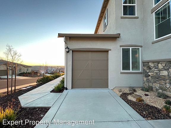 3rd image of 219 Seacrest Ct