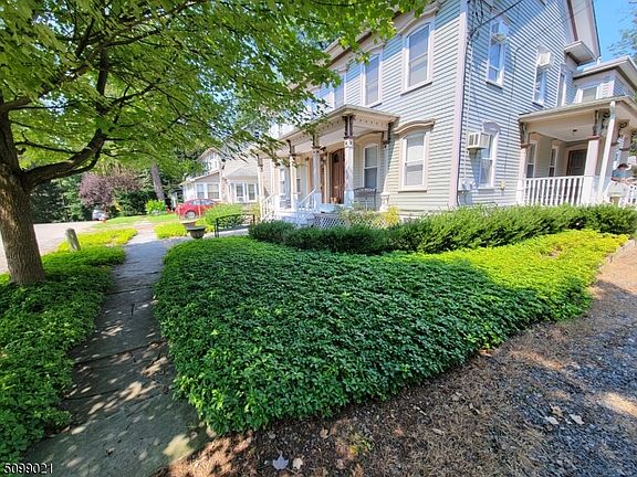 2nd image of 131 4th St #B
