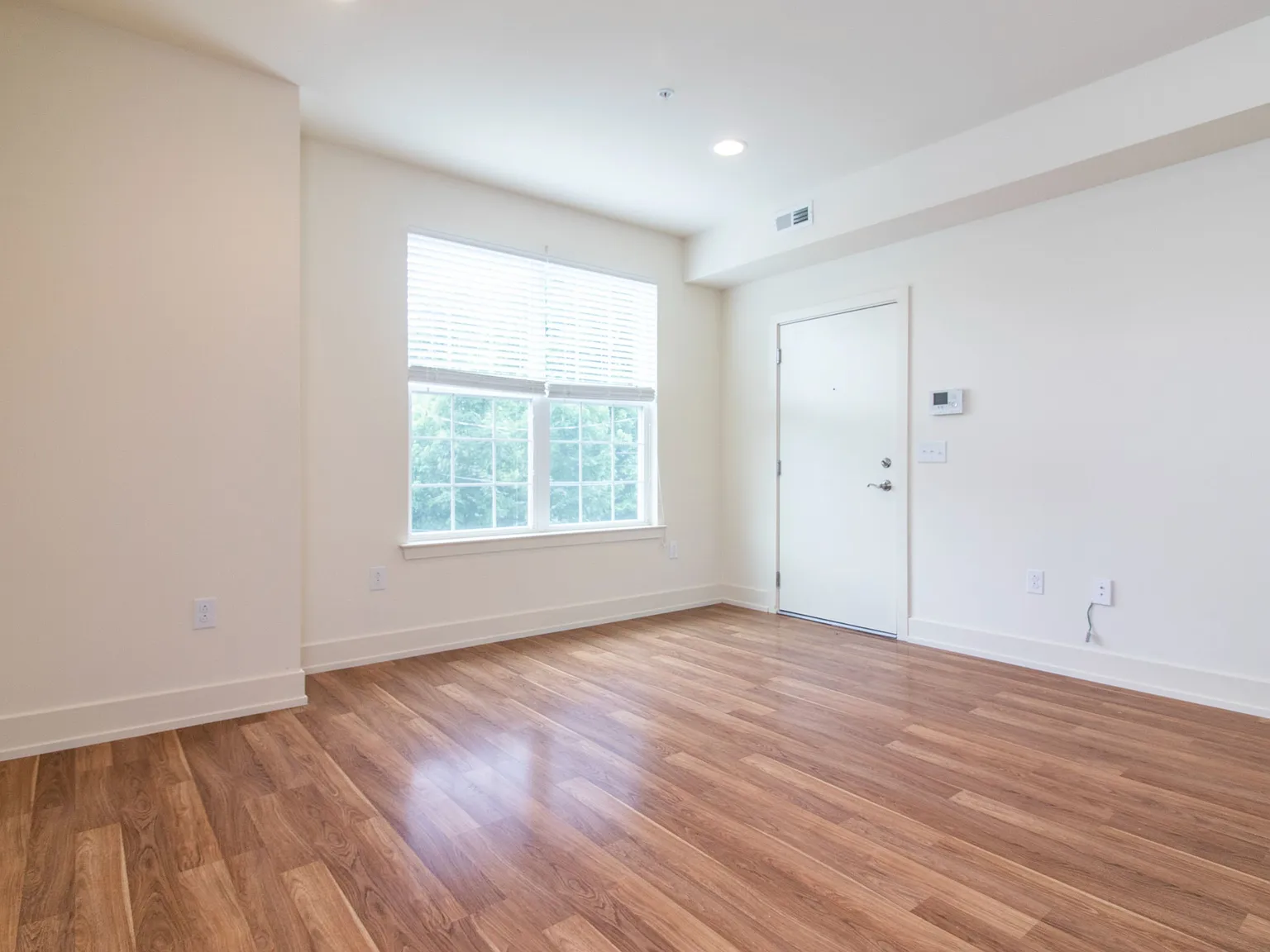 697 W Berks St Unit B — Photo 2