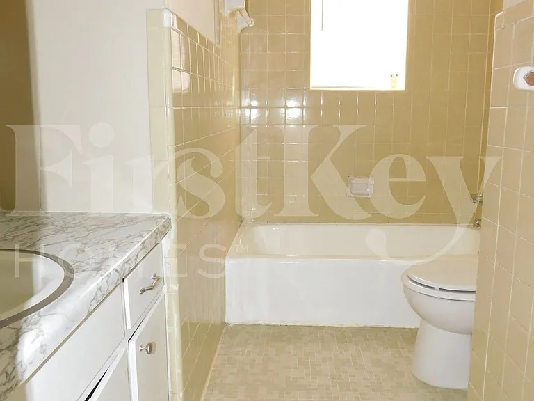4832 Rolling Meadows Dr — Photo 17