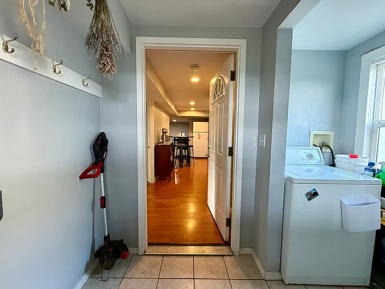 515 NW Irving St #A — Photo 2