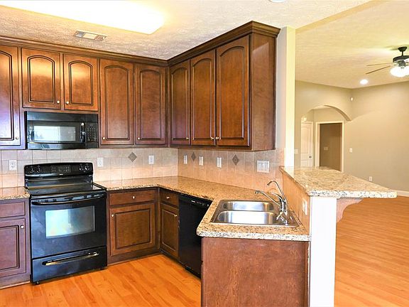 3rd image of 22 Lee Road 2171