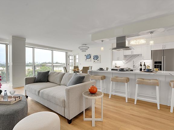 5th image of 1820 Avenida Del Mundo Unit 208