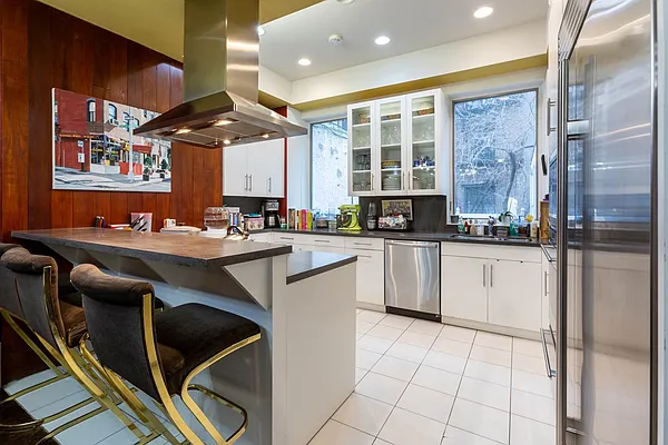 Rented by Double R Ventures LLC | media 12