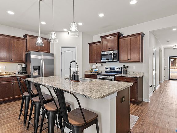 4th image of 26975 Mill Creek Dr