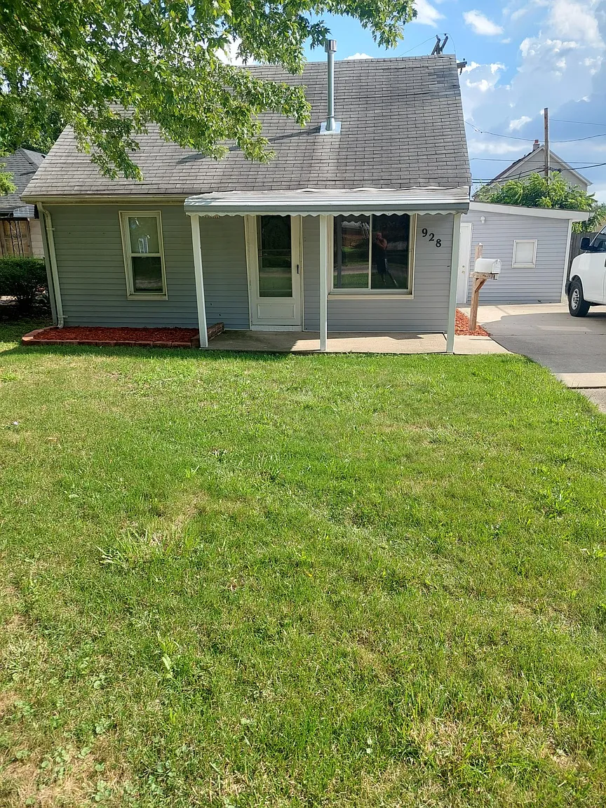 928 E Pearl Ave photo 1