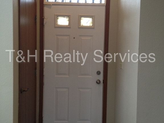 4th image of 4541 Brookmeadow Dr