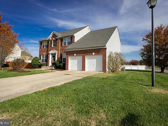 3rd image of 1019 Sweetgrass Cir