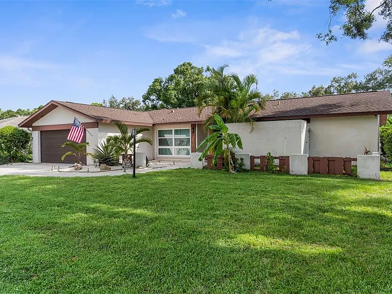 4250 Marlowe Dr — Photo 32