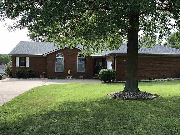 2nd image of 257 S Poinsettia Dr