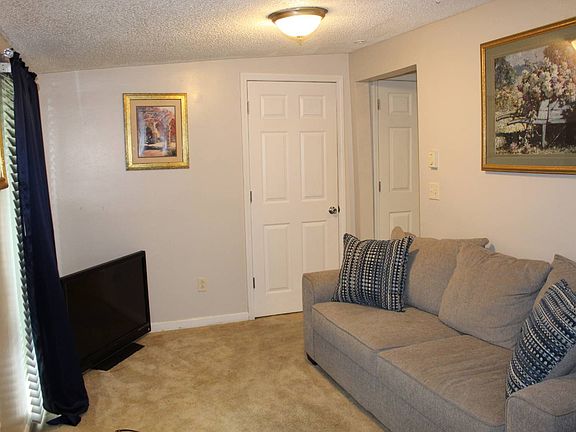 5th image of 16831 Lakepoint Dr