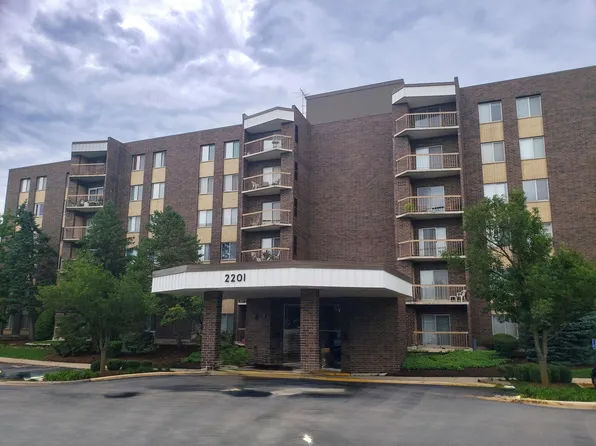 2201 S Grace St APT 100, Lombard, IL 60148