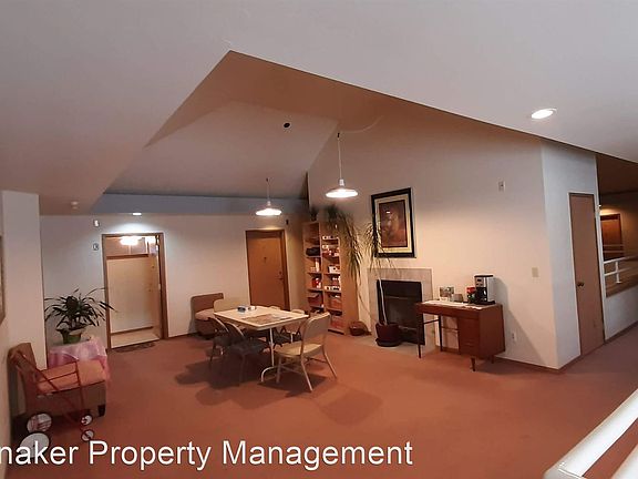 5th image of 16449 Ambaum Blvd S Suite 8
