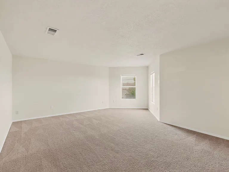 5841 Sandoval Dr NE — Photo 17