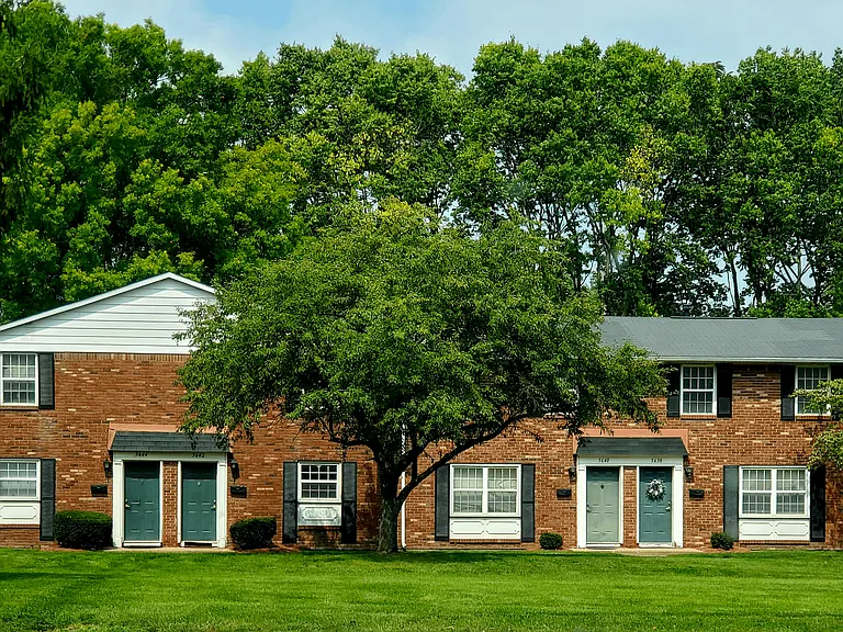 Apartment Building at Carriage House West