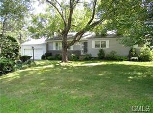 16 Mitchell Rd, Trumbull, CT 06611