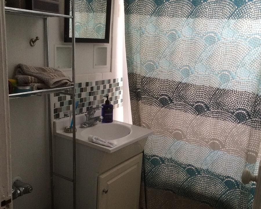 1st image of 516 W Cornelia Ave #2O7