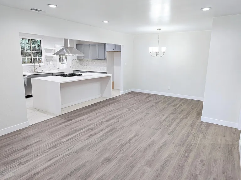 12602 Foxley Dr — Photo 8