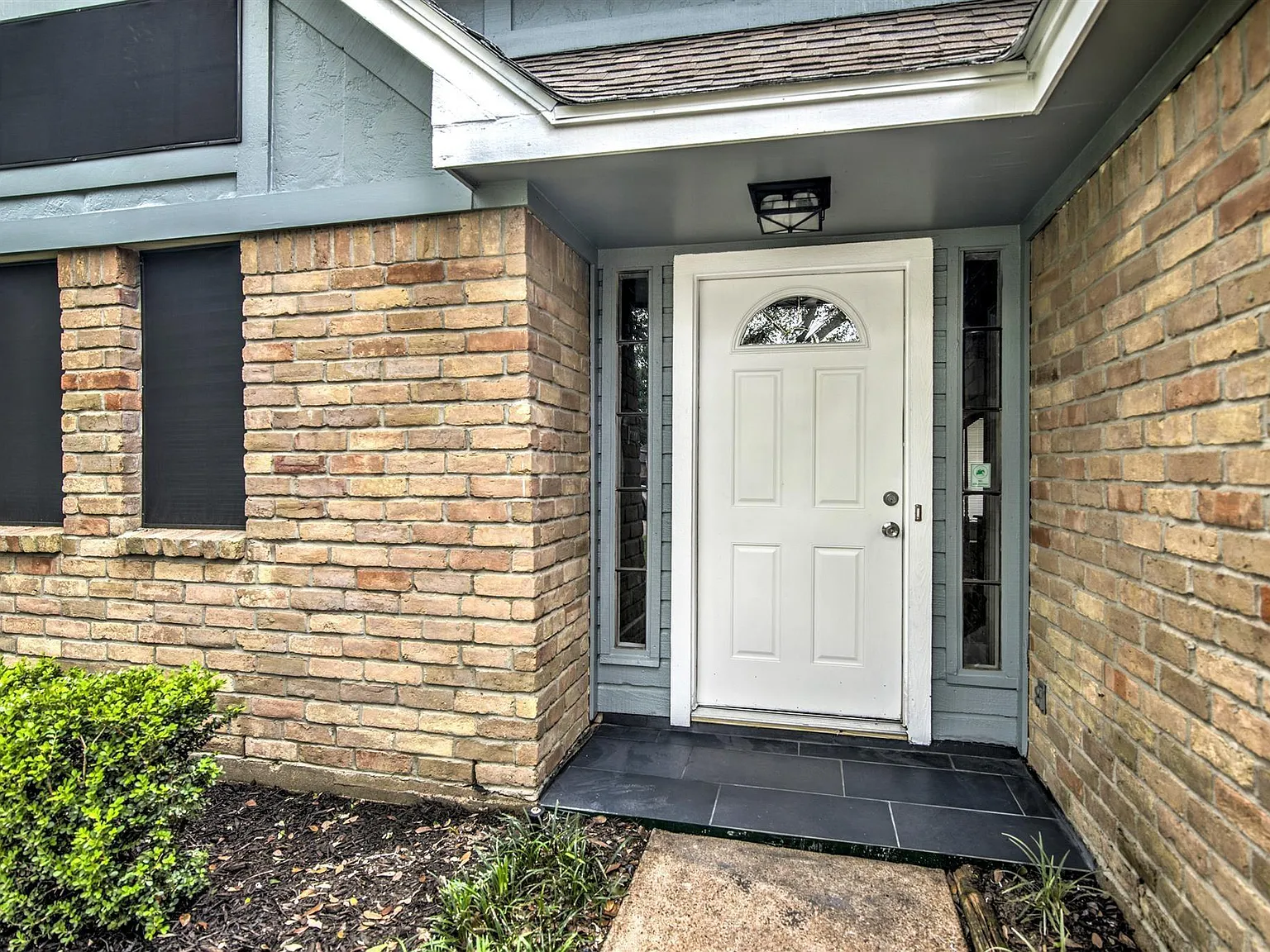 3 bed, 2.0 bath, 1883 sqft, $1,975 — Photo 3