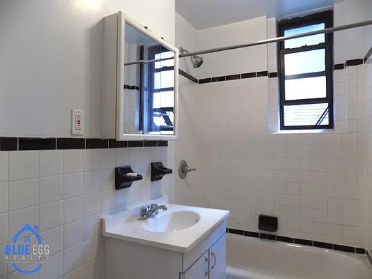 Rented by Blue Egg Realty Corp | media 7