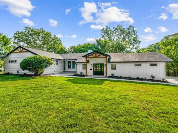 6433 Hodges Dr, Prairie Village, KS 66208
