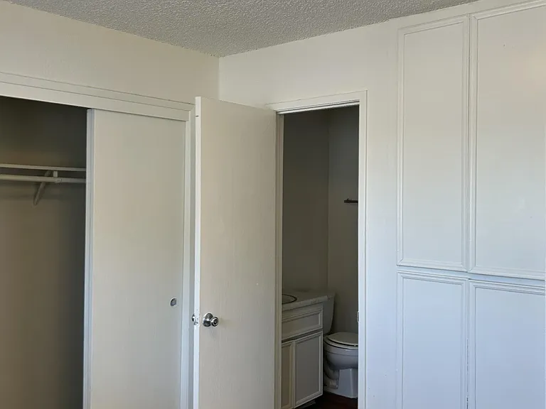 621 15th St #8 — Photo 16