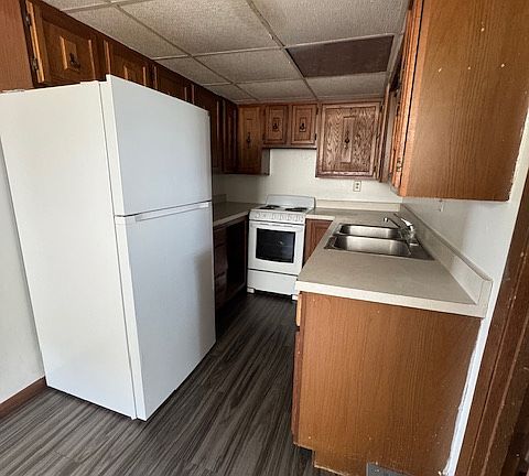 3rd image of 1003 Avenue C #B